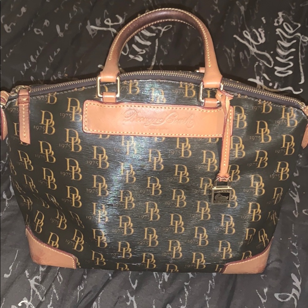 Dooney & Bourke Pocket book